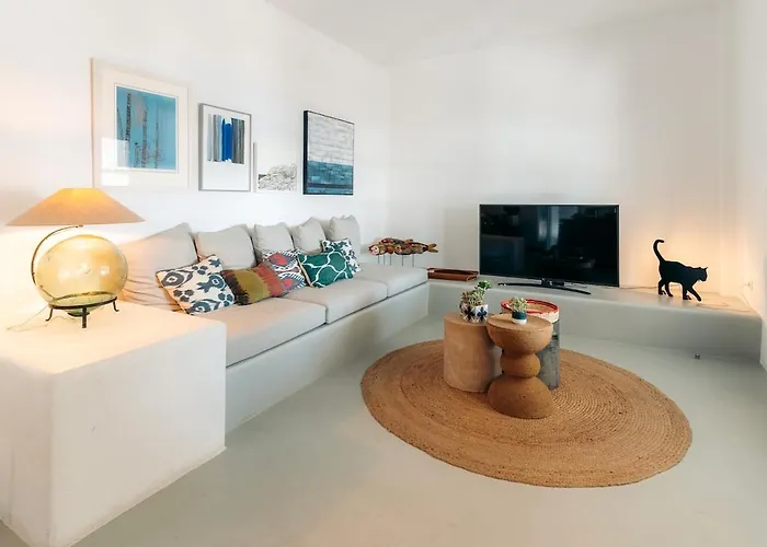 Bougainvilla Mykonos Agios Ioannis Diakoftis